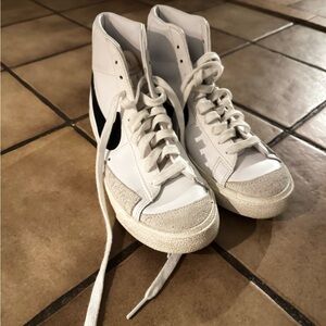 Nike Women's White and Black High-Top Sneakers